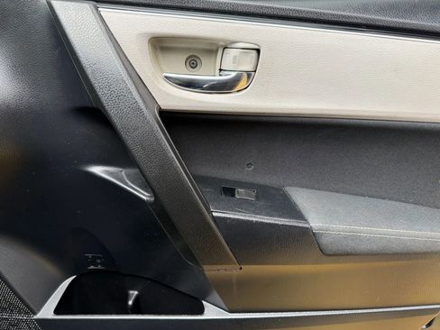 Used 2018 Toyota Corolla LE image 15