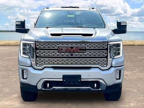 Used 2021 GMC Sierra 2500 Denali w/ Denali Ultimate Package AWD/4WD image 2
