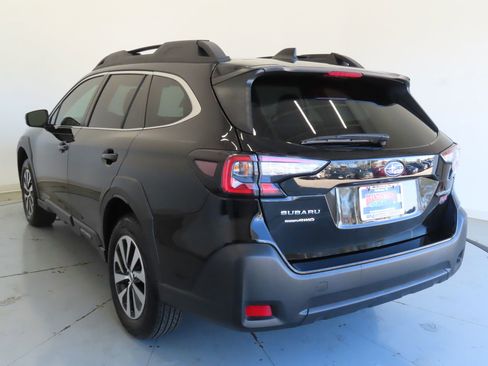 Certified 2025 Subaru Outback Premium image 8