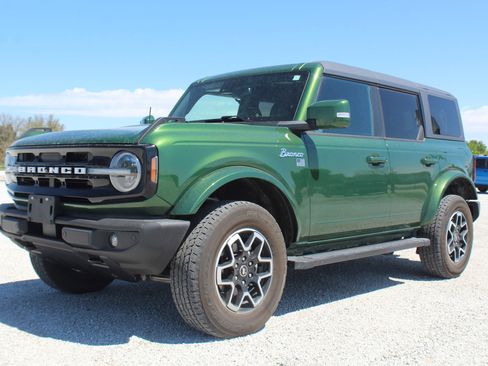 Used 2024 Ford Bronco Outer Banks AWD/4WD image 1