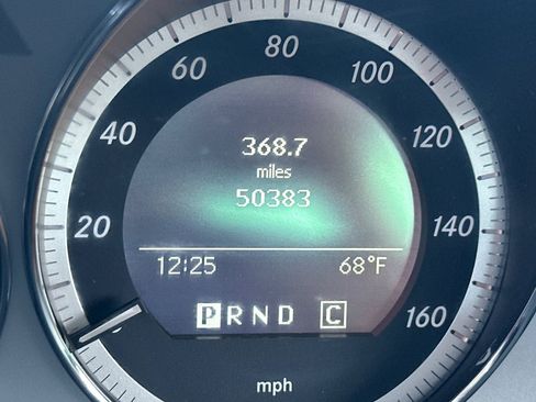 Used 2010 Mercedes-Benz C 300 Sport image 31