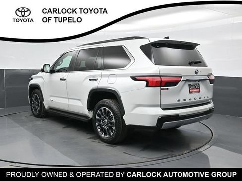 Used 2023 Toyota Sequoia Limited w/ Tow Technology Package AWD/4WD image 11