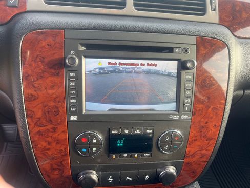 Used 2013 Chevrolet Tahoe LT AWD/4WD image 38
