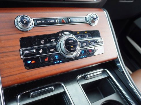 Used 2023 Lincoln Aviator Reserve w/ Equipment Group 201A AWD/4WD image 19