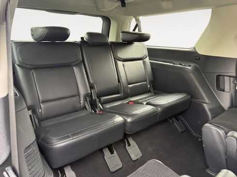 Certified 2025 Ford Expedition Max Platinum image 18