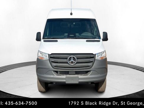 Used 2025 Mercedes-Benz Sprinter 2500 image 8