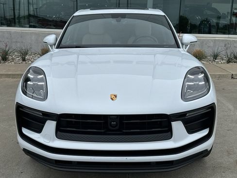 New 2026 Porsche Macan AWD/4WD image 10