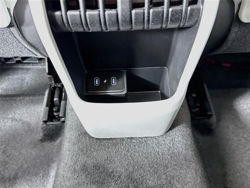 Used 2025 Hyundai Kona SEL FWD image 25