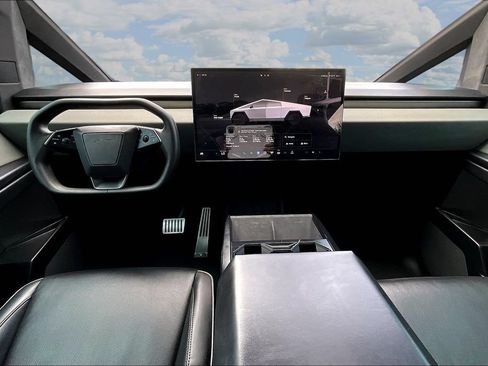 Used 2024 Tesla Cybertruck AWD Crew Cab image 8