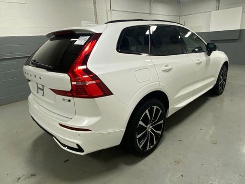 Used 2025 Volvo XC60 B5 Plus AWD/4WD image 3