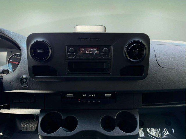 Used 2025 Mercedes-Benz Sprinter 2500 image 13