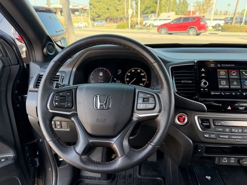 Used 2025 Honda Ridgeline TrailSport image 17