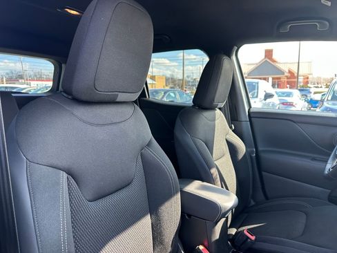 Used 2022 Jeep Renegade Altitude w/ Convenience Group image 20