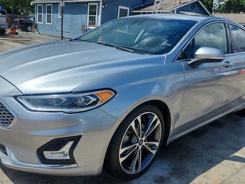Used 2020 Ford Fusion Titanium AWD/4WD image 2