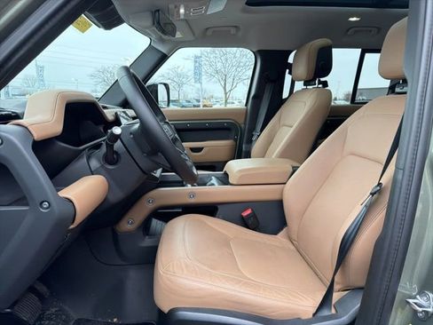 Used 2025 Land Rover Defender 110 X-Dynamic SE image 26