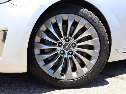 Used 2019 Genesis G90 5.0 Ultimate RWD image 5