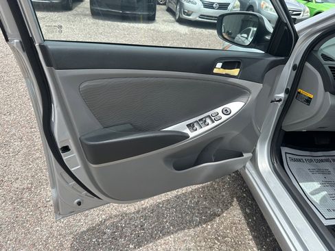 Used 2013 Hyundai Accent GLS w/ Premium Pkg image 11