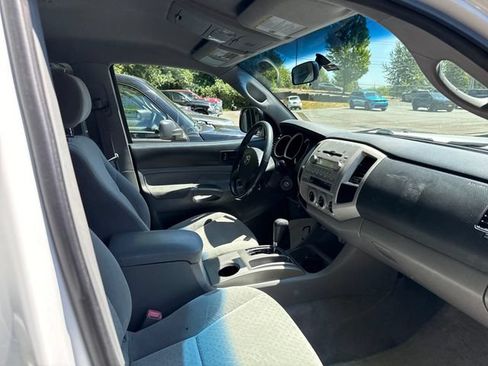 Used 2006 Toyota Tacoma PreRunner RWD image 9