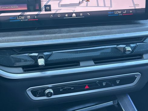 Used 2025 BMW X5 xDrive40i w/ M Sport Package AWD/4WD image 19