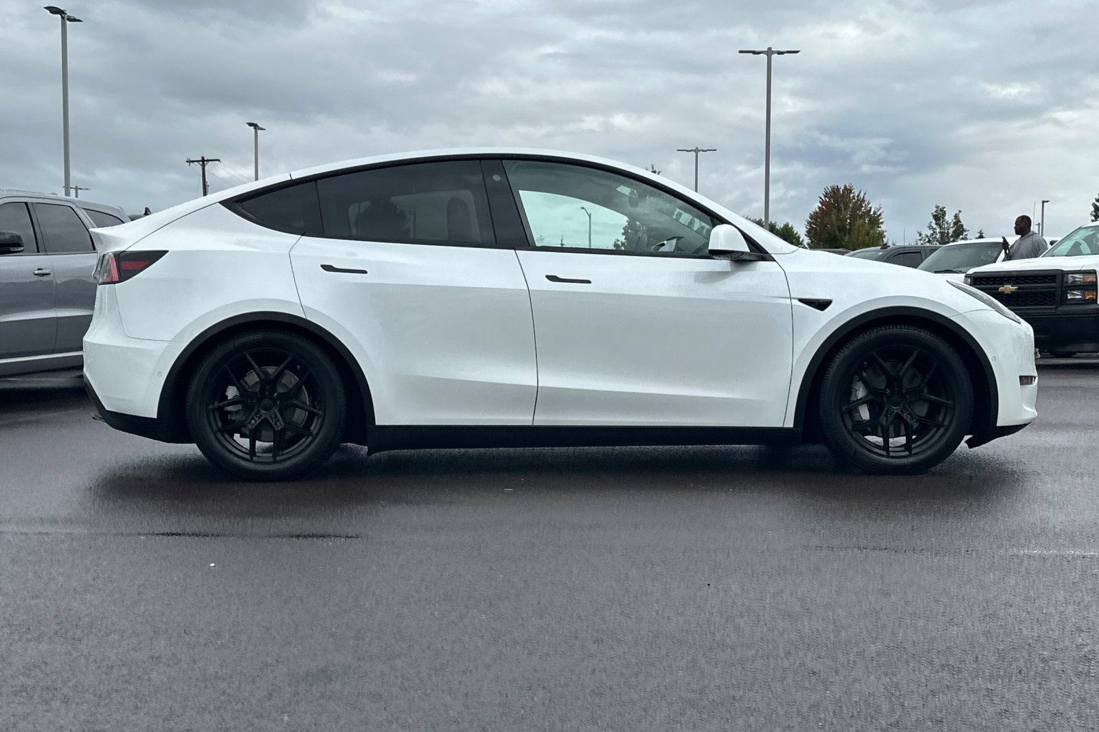 Used 2021 Tesla Model Y Long Range AWD/4WD image 3