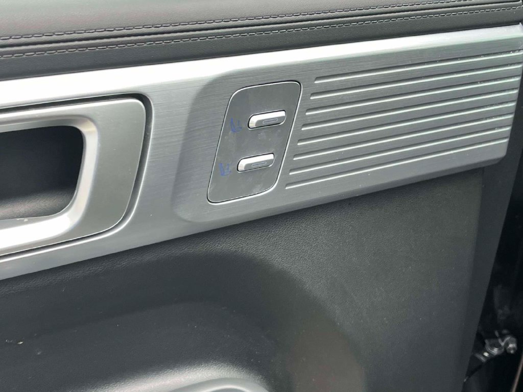 Used 2024 Hyundai Santa Fe Limited FWD image 15