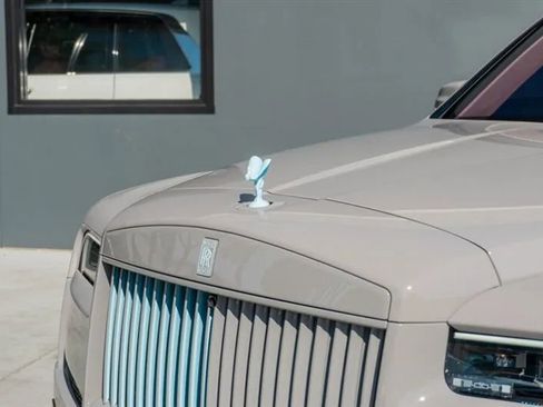 Used 2025 Rolls-Royce Cullinan Black Badge image 23