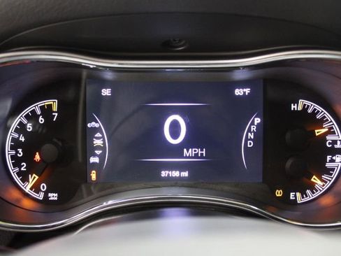 Used 2022 Jeep Grand Cherokee Limited w/ Trailer Tow Group IV image 41