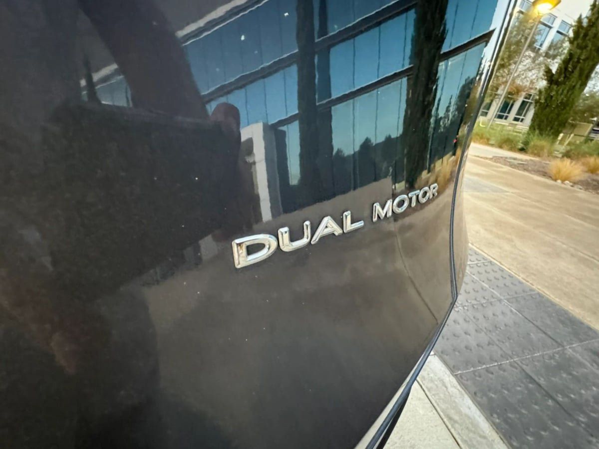 Used 2023 Tesla Model Y Long Range AWD/4WD image 40