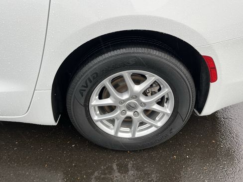 Used 2023 Chrysler Voyager LX image 25