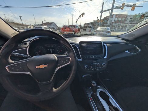 Used 2020 Chevrolet Malibu LT image 21