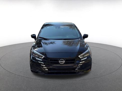 Used 2025 Nissan Versa SV image 4