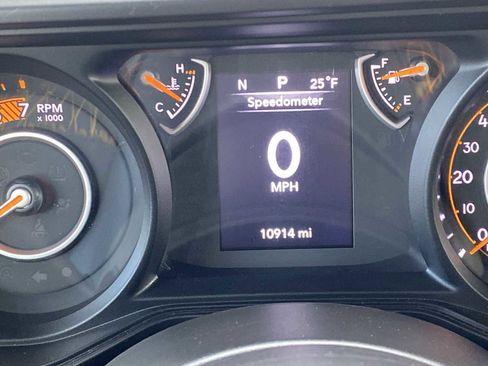 Used 2024 Jeep Wrangler Sport S image 15