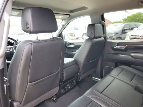 Used 2024 GMC Sierra 1500 SLT image 11