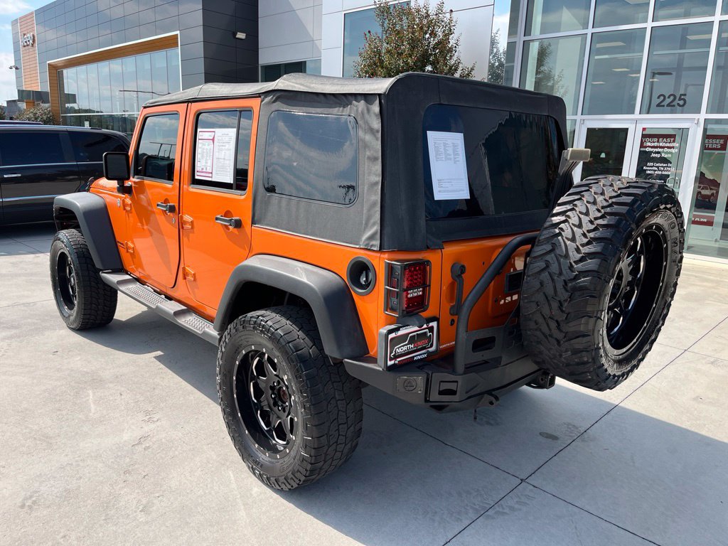 Used 2013 Jeep Wrangler Unlimited Rubicon w/ Connectivity Group AWD/4WD image 17