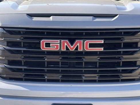 Used 2024 GMC Sierra 1500 Elevation image 30