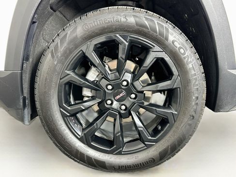 Used 2025 GMC Terrain Elevation w/ Black Edition AWD/4WD image 11