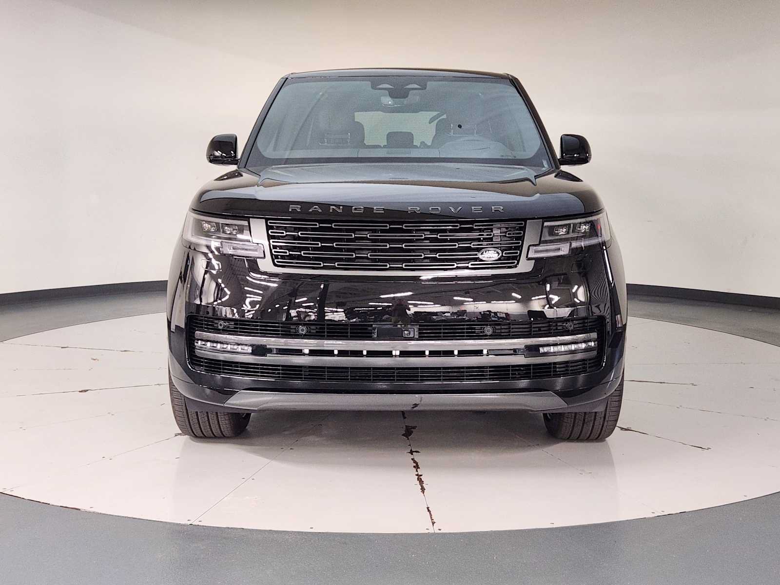 New 2026 Land Rover Range Rover Long Wheelbase SE AWD/4WD image 9