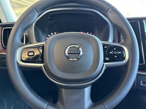 Certified 2023 Volvo XC60 B5 Plus image 23