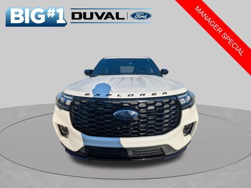 Used 2025 Ford Explorer ST-Line w/ Premium Package AWD/4WD image 9