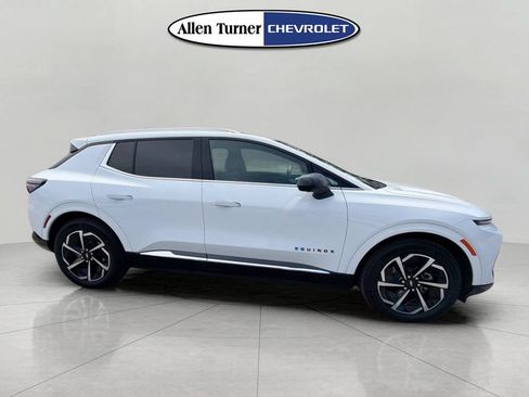 Used 2024 Chevrolet Equinox EV LT w/ LPO, Trailering Package FWD image 3