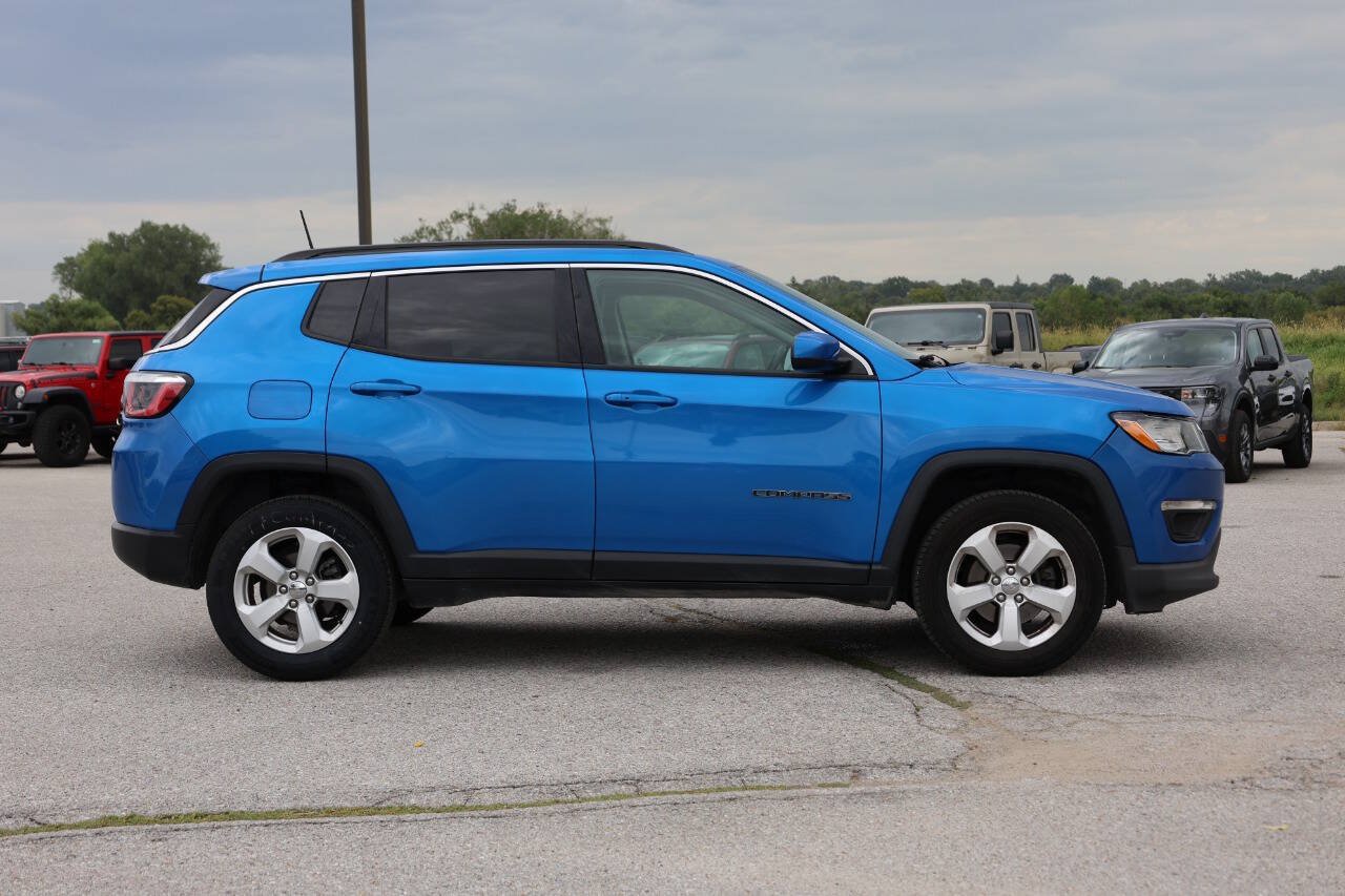 Used 2017 Jeep Compass Latitude w/ Popular Equipment Group AWD/4WD image 7
