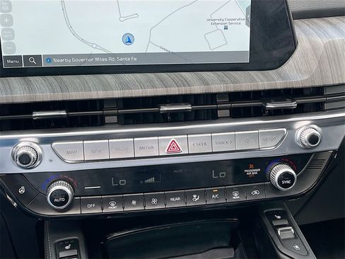Used 2024 Kia Telluride SX Prestige image 16
