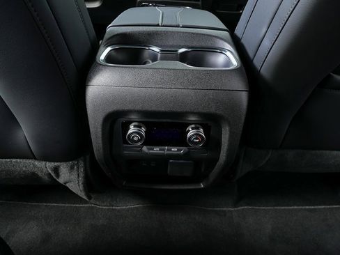 New 2026 Porsche Cayenne image 18