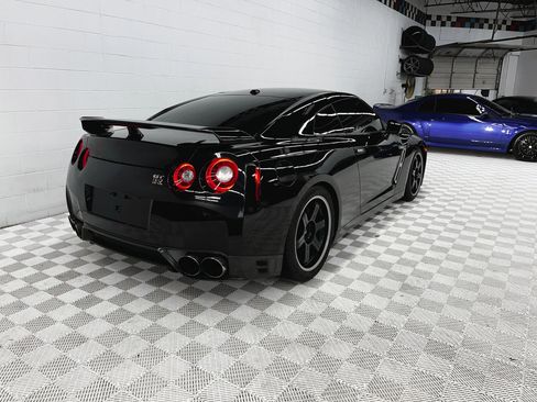 Used 2016 Nissan GT-R Premium AWD/4WD image 34
