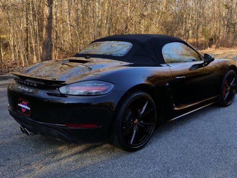 Used 2018 Porsche 718 Boxster S image 9