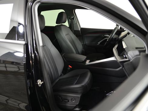 Certified 2025 Audi Q5 Premium Plus image 17