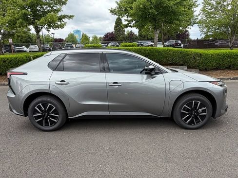Used 2026 Subaru Solterra w/ Premium Convenience Package AWD/4WD image 9