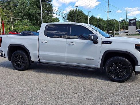 Used 2024 GMC Sierra 1500 Elevation w/ Elevation Premium Package AWD/4WD image 2