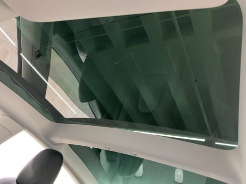 Used 2022 Tesla Model 3 Long Range image 21