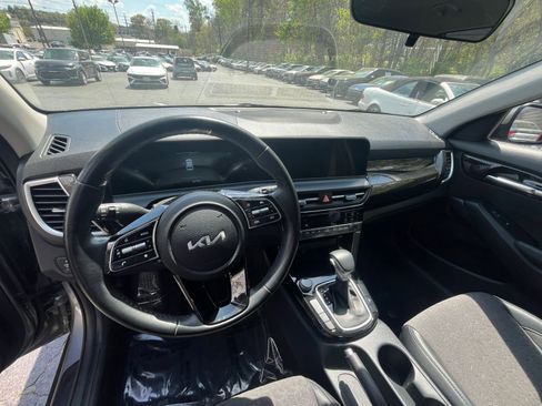 Used 2025 Kia Seltos S image 30